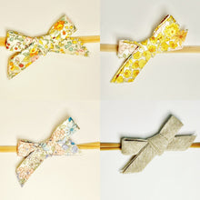 Load image into Gallery viewer, Limited Holiday Heartfelt Mini-Bows