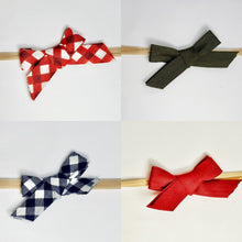 Load image into Gallery viewer, Limited Holiday Heartfelt Mini-Bows
